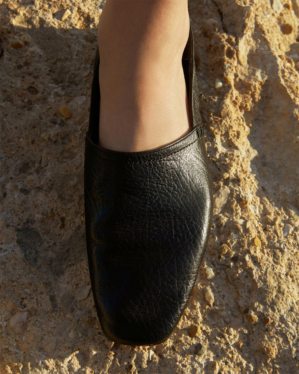 Women CEZA Black Leather | Slippers